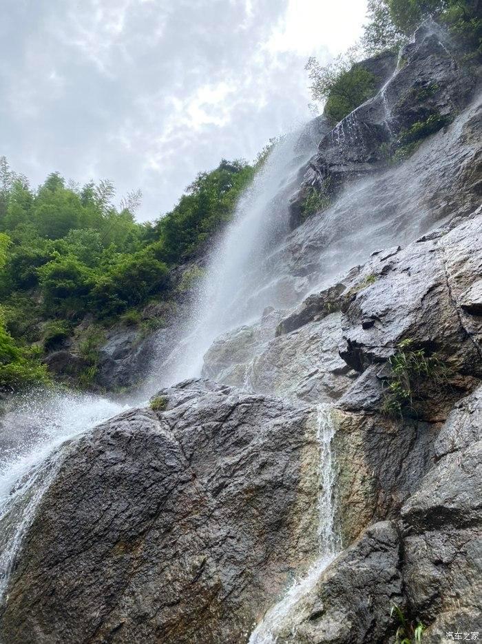小球进黑洞
